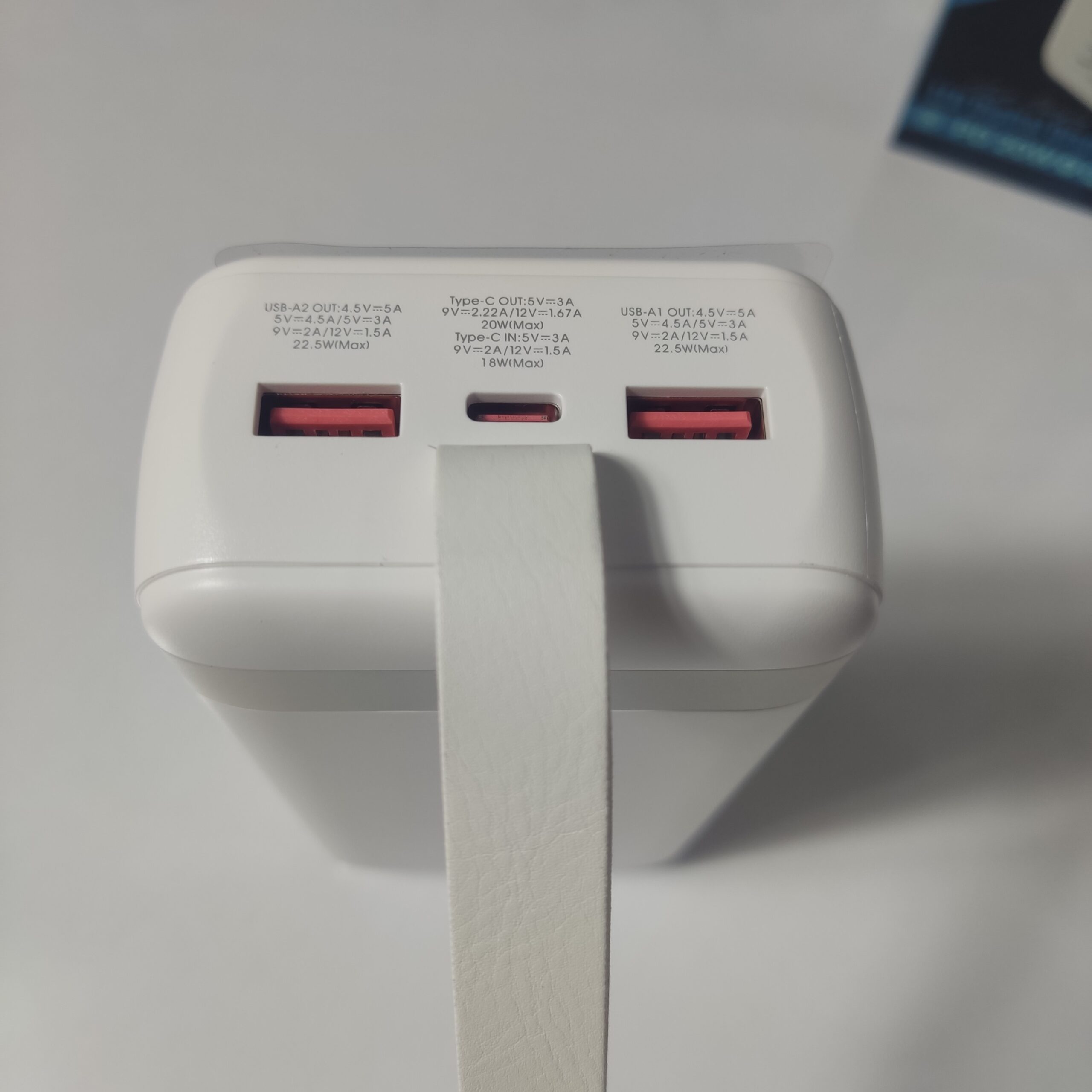 پاوربانک ریمکس مدل RPP-522 ظرفیت 30000 میلی آمپر ساعت