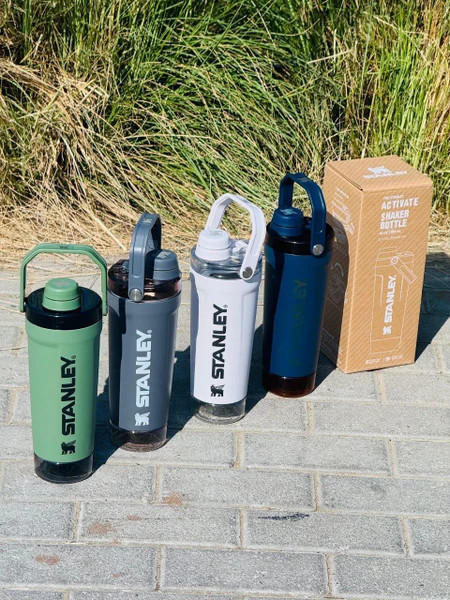 شیکر استنلی ۵۹۰ میل مخزن دار مدل Activate Shaker Bottle اورجینال