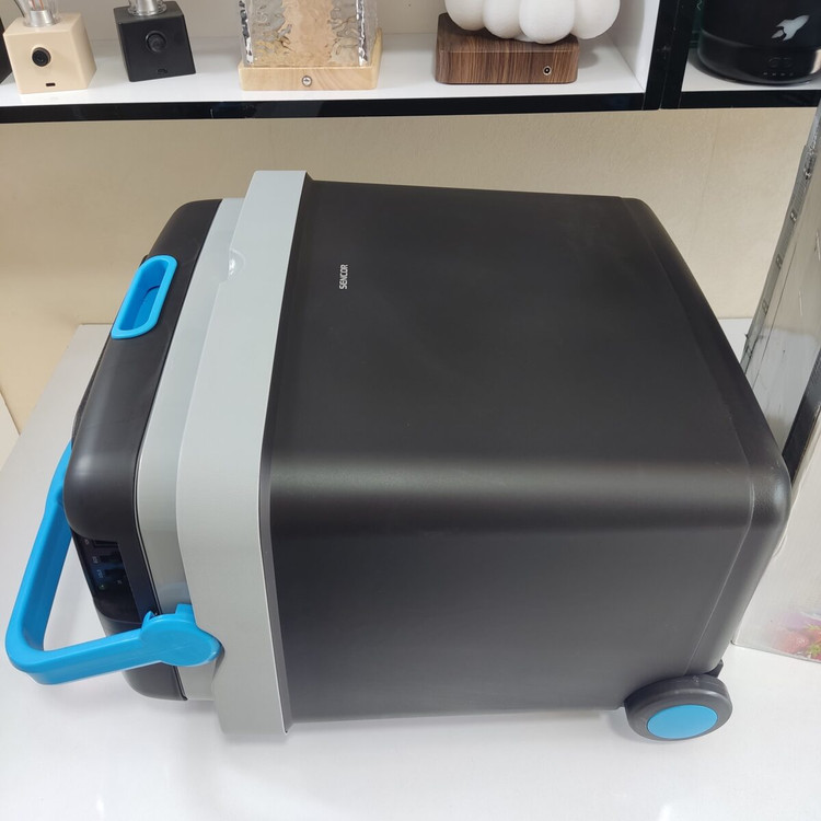 یخچال مسافرتی 33 لیتری سنکور مدل SCM4233BL